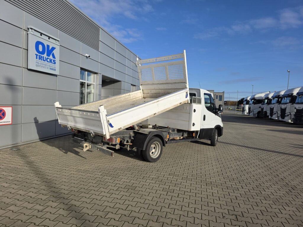 ZCFCE35B90D697678 (17)