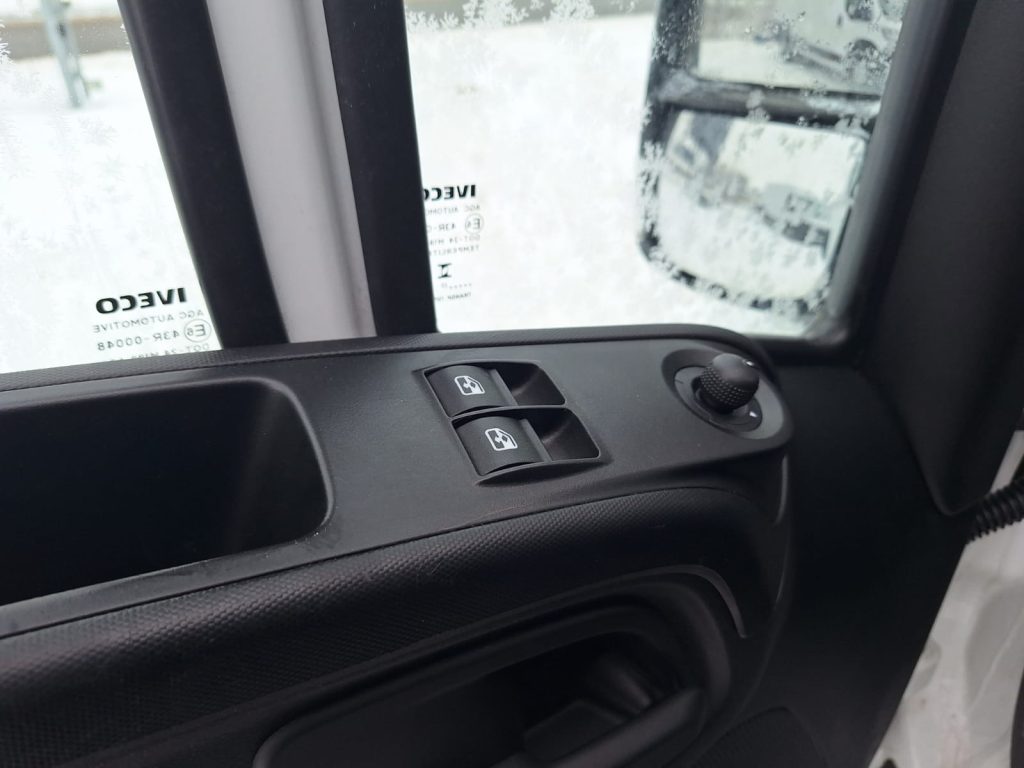 ZCFCE35B90D737631 (8)