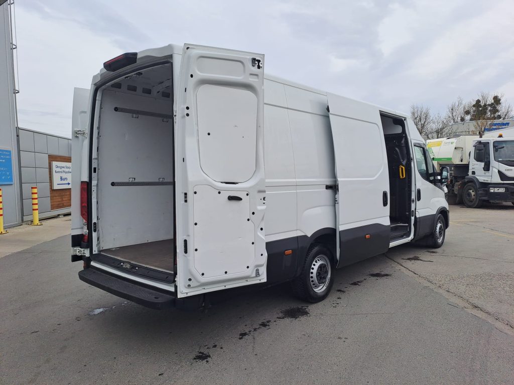 WhatsApp Image 2026-04-13 at 15.33.16