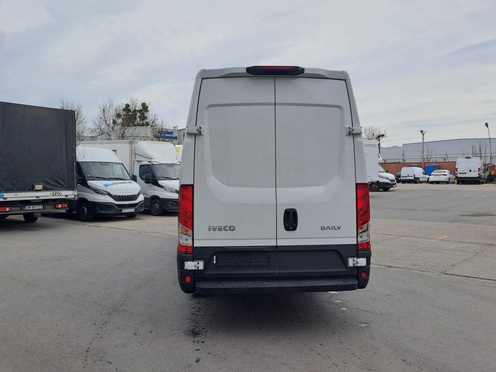 WhatsApp Image 2026-04-13 at 15.33.18