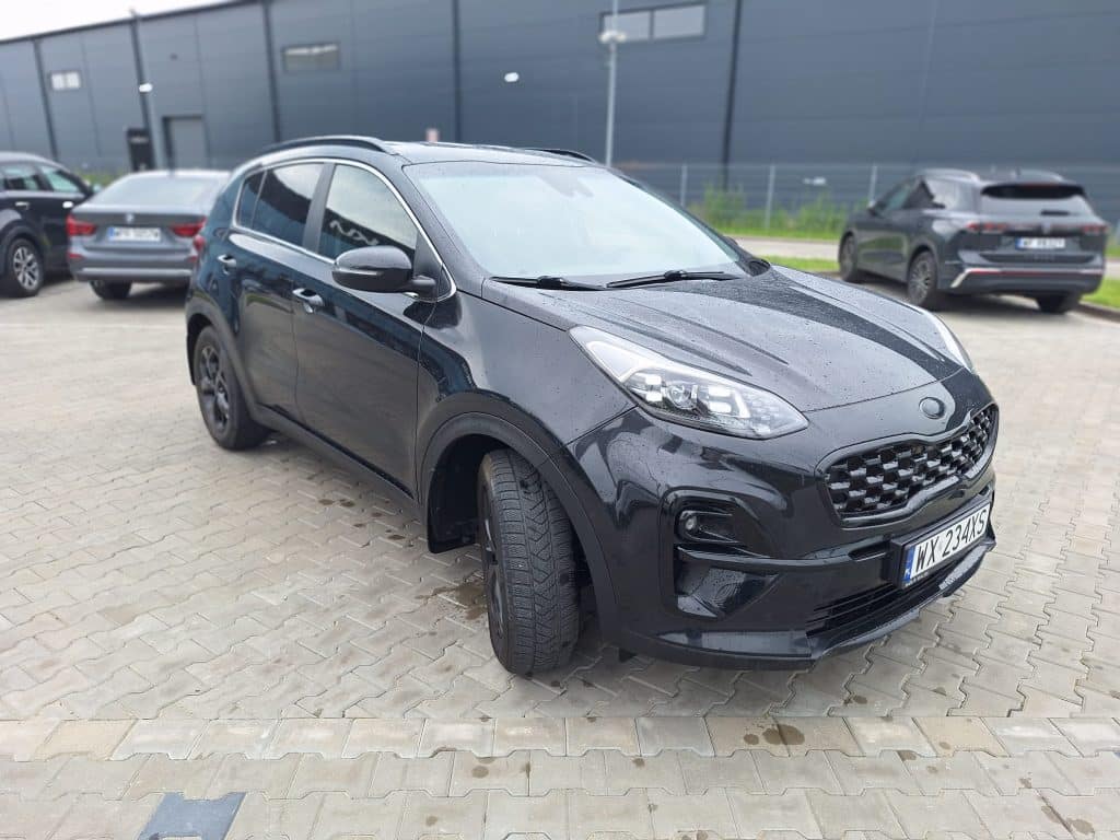Kia Sportage 1.6 CRDI MHEV Black Edition – używany osobowy SUV, widok z tyłu | UNI-TRUCK