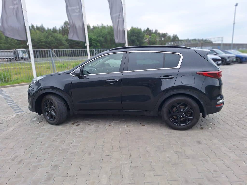 Kia Sportage 1.6 CRDI MHEV Black Edition – używany osobowy SUV, wnętrze kabiny | UNI-TRUCK