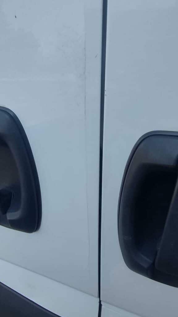 Iveco Daily 35S14 furgon – używany furgon 16 m³ L4H2, automat, serwis ASO, deska rozdzielcza