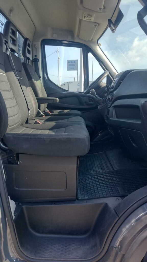 Używany Iveco Daily 50C18 wywrotka – zabudowa wywrotki krajowej, ujęcie boczne